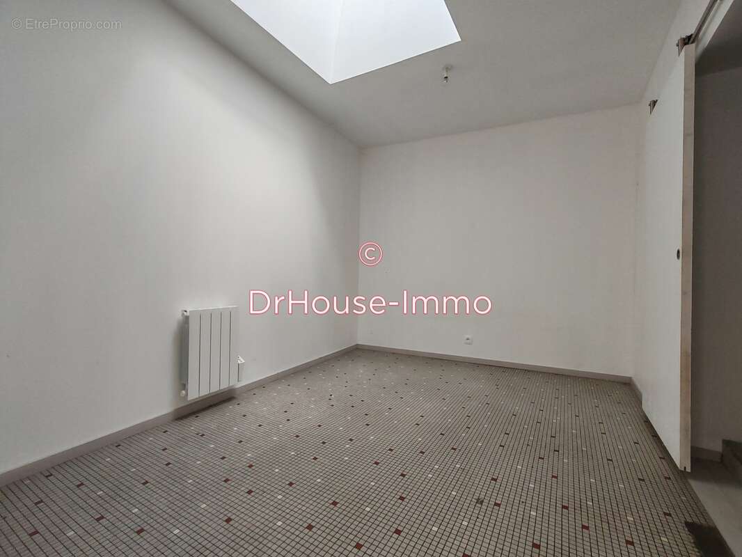 Maison à CHAMPAGNE-LES-MARAIS