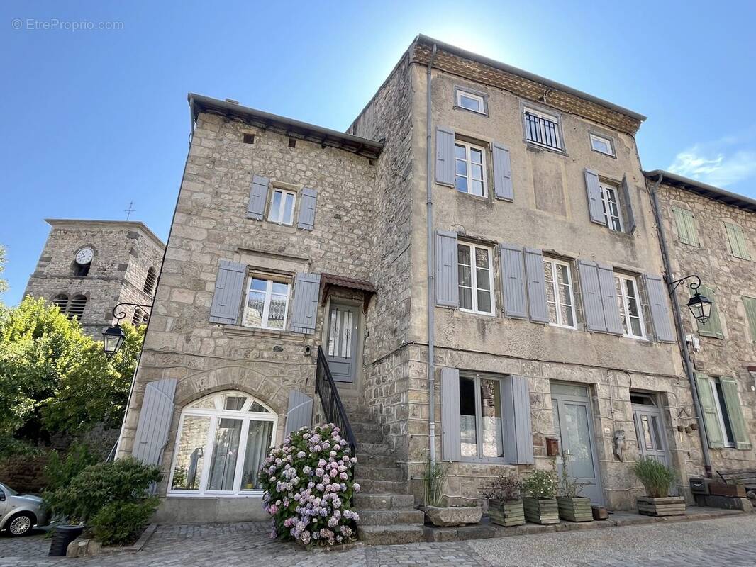 Maison à DESAIGNES