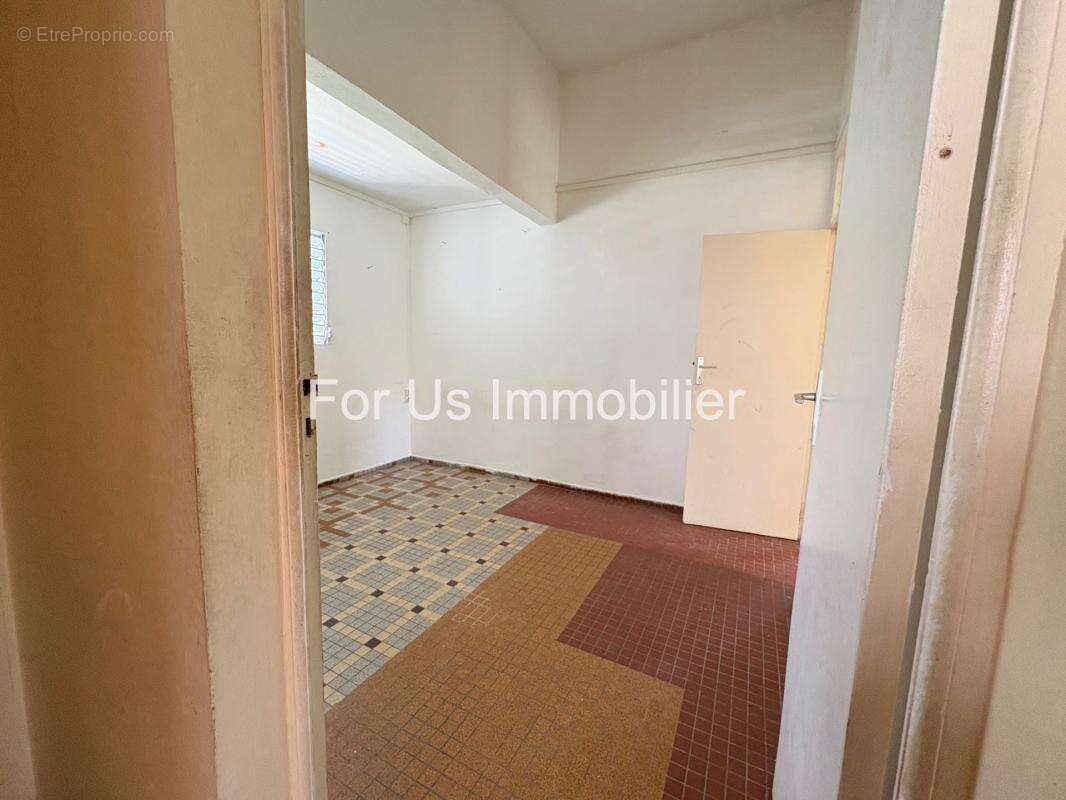 Maison à LES ABYMES