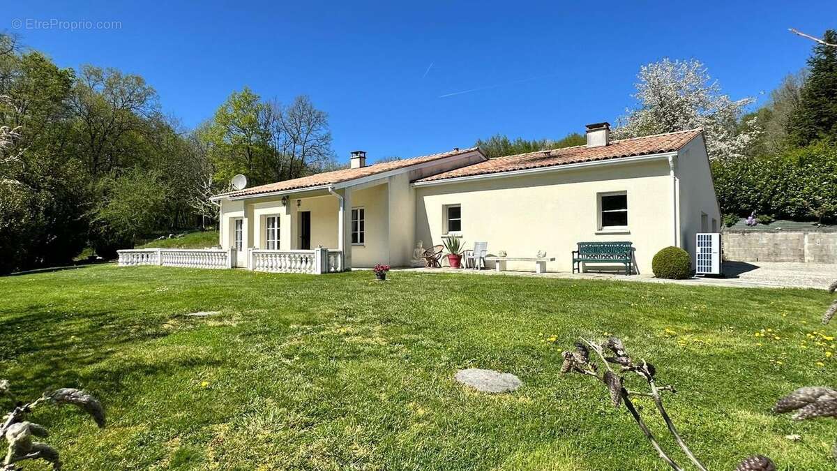 Photo 2 - Maison à SAINTES