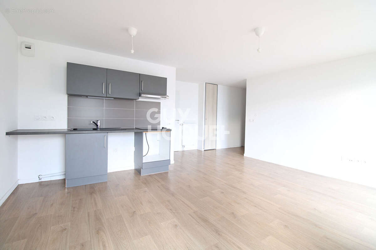 Appartement à BRIE-COMTE-ROBERT