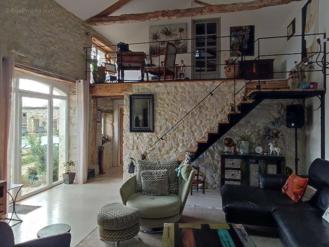 salon - Maison à CAHORS