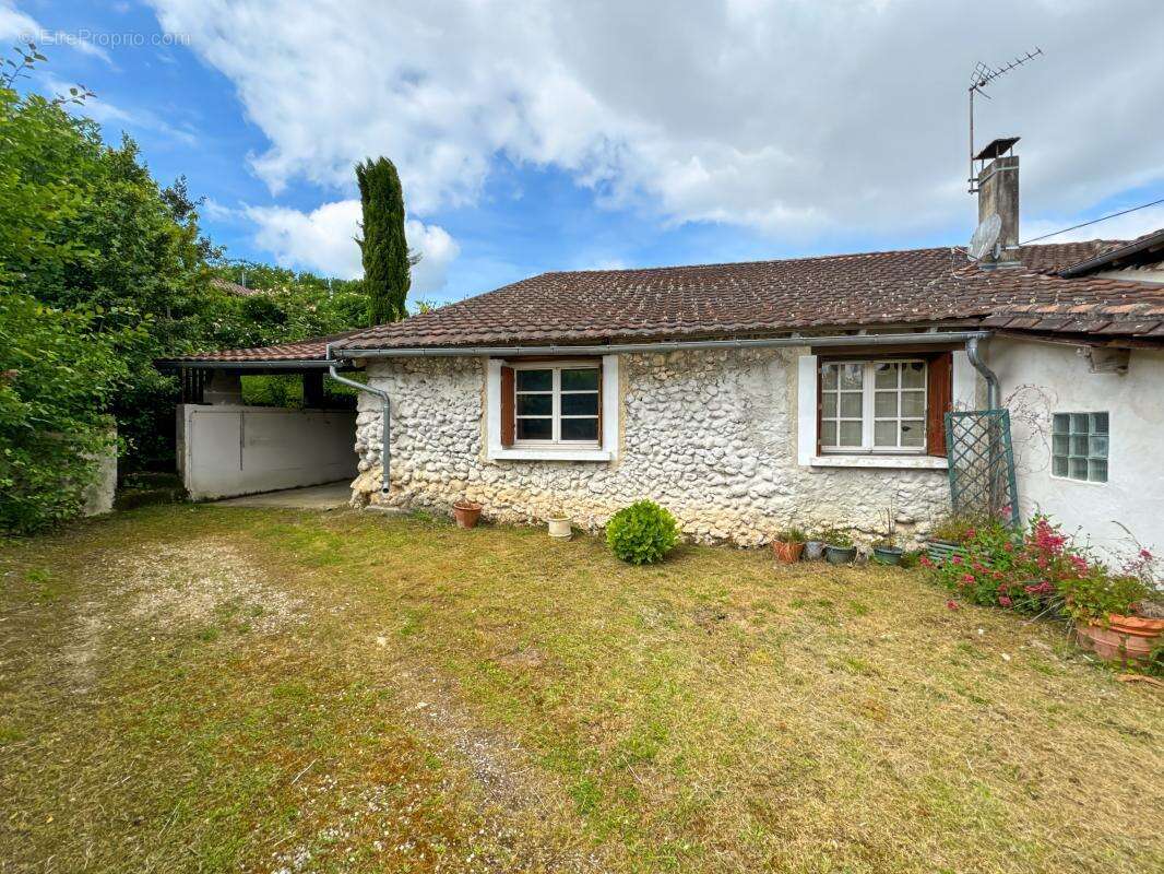 Maison à SAINT-ASTIER