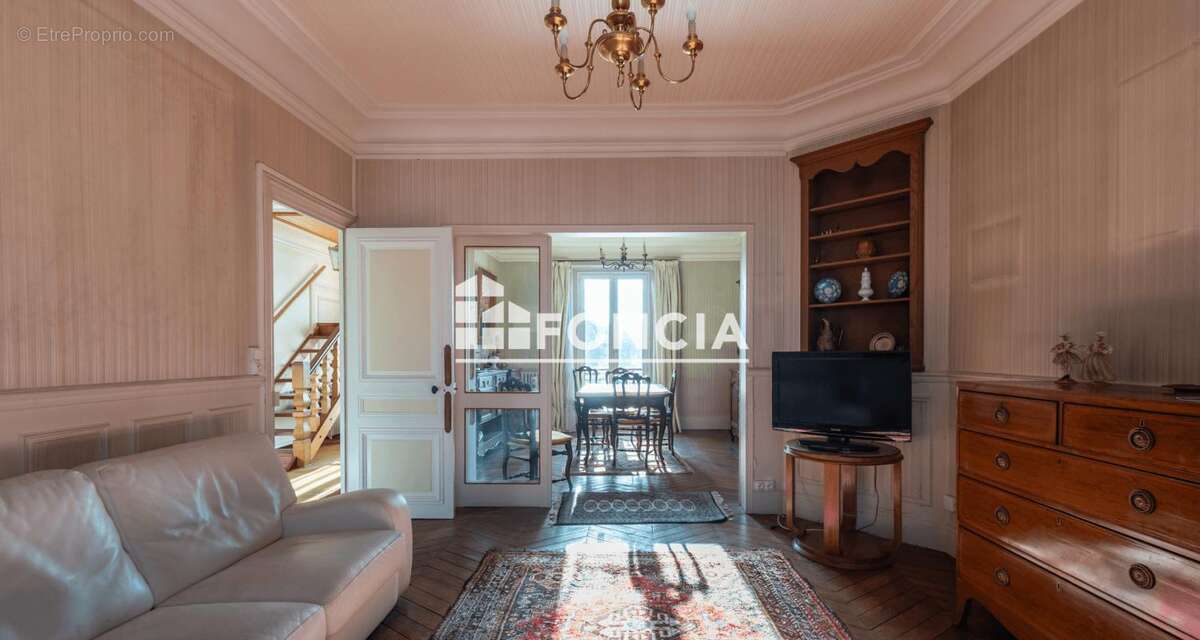 Appartement à NANTERRE