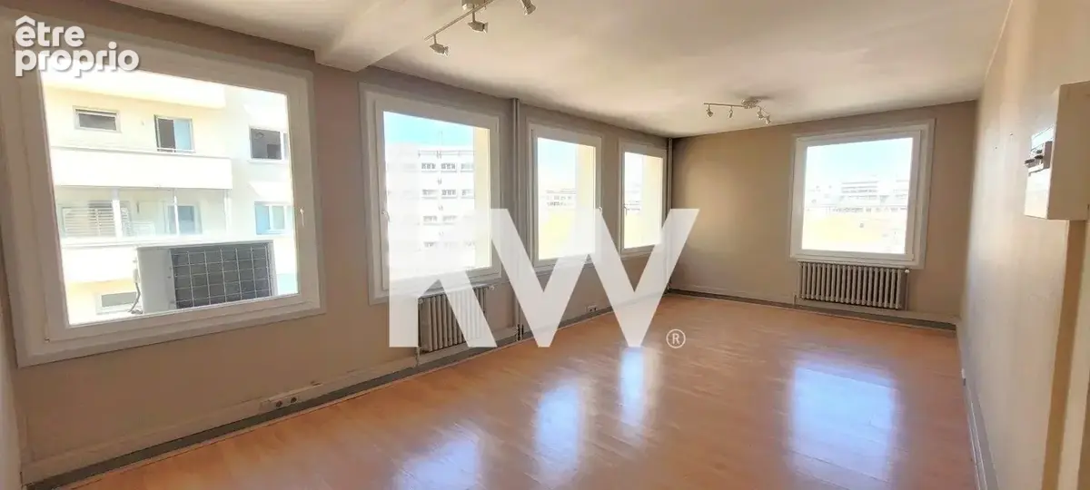 Appartement 5 pièces 115 m² à vendre à Saint-Etienne (42000) - photo 3