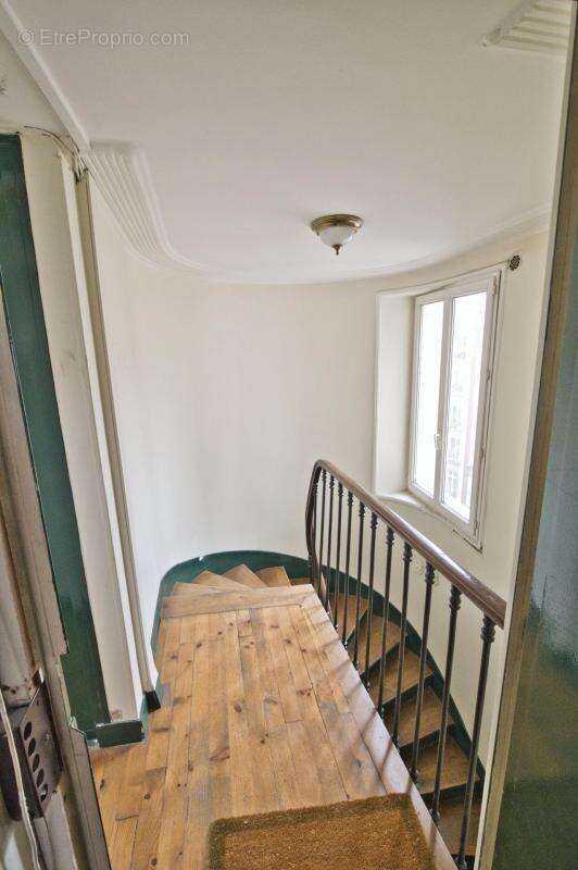 Bel appartement lumineux et plein de charme -  rue blanche PARIS 9ème - photo 8