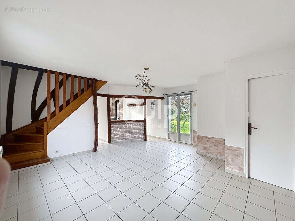 Maison à REGNAUVILLE