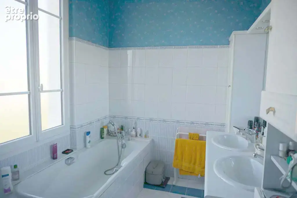 Belle et grande maison des années 30 à deux pas du centre ville et des sanctuaires - photo 6