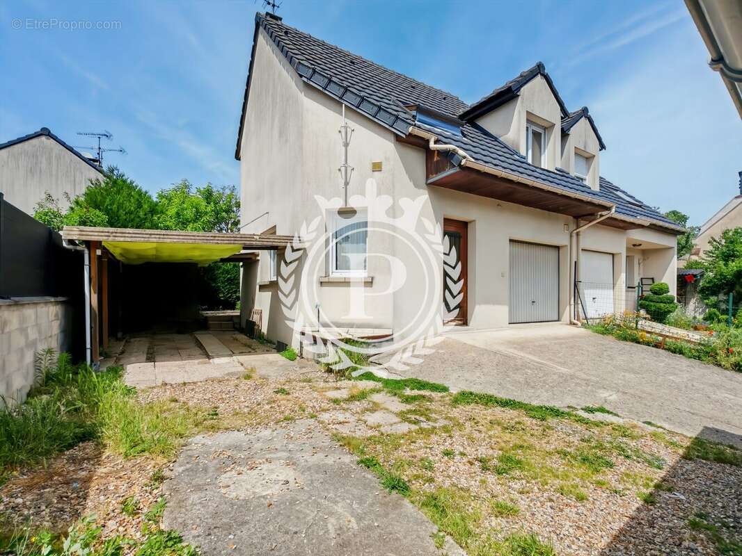 Maison à POMPONNE