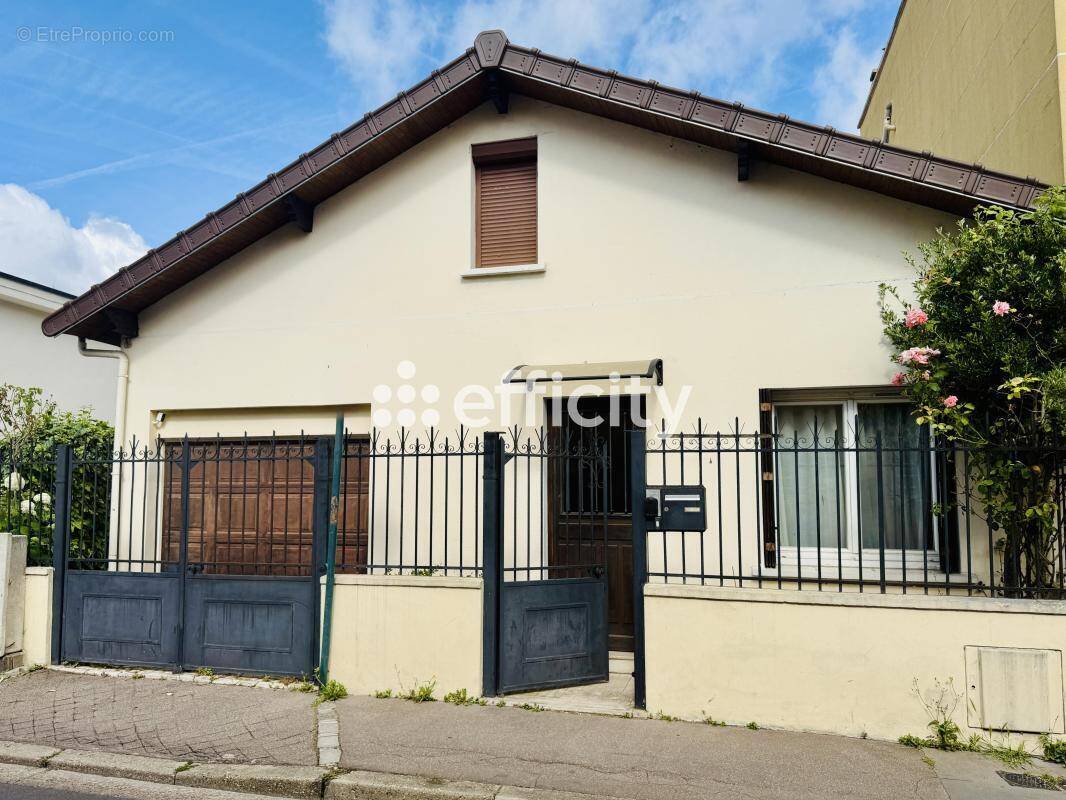 Maison à COLOMBES