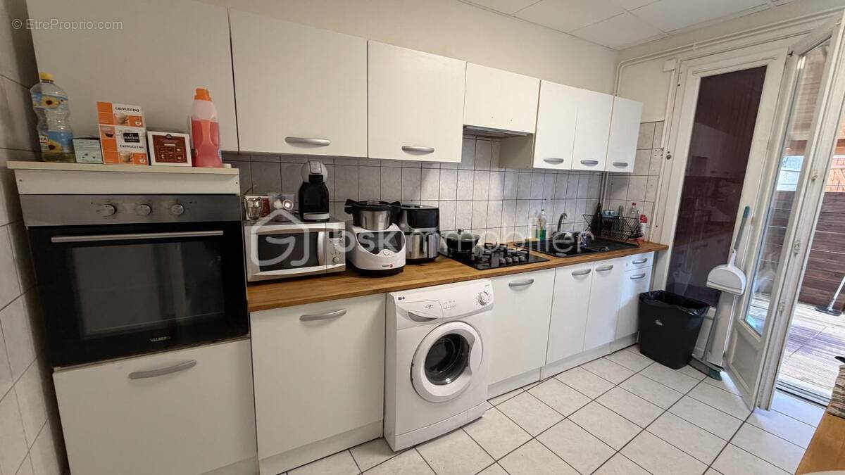 Appartement à ANNEYRON