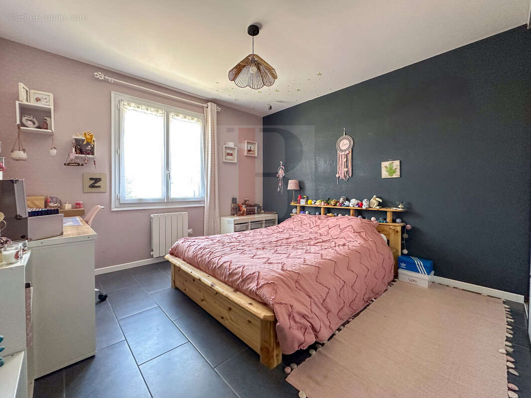 Maison plain-pied 3/4 ch avec piscine - photo 7