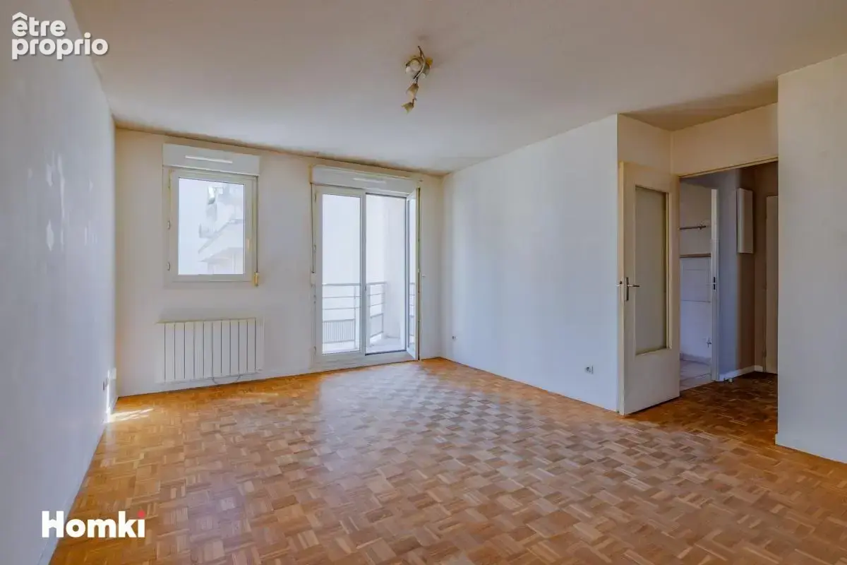 Lyon 3ᵉ – T2 de 48,37 m² avec balcon, garage et cave - Avenue Felix Faure - photo 3