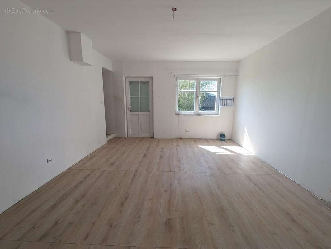 Maison 95 m² à Meigne-Le-Vicomte  - photo 5