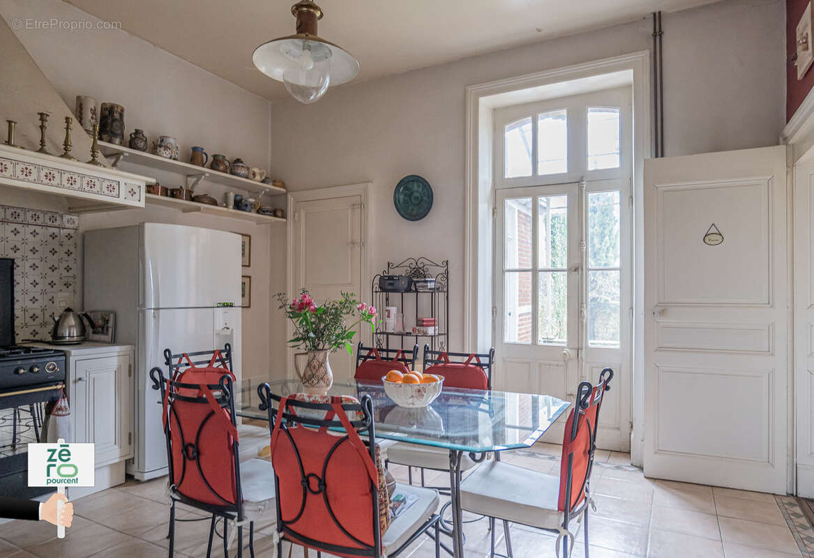 Maison de maître du XIX? siècle : un joyau rare en plein cœur de La Roche-sur-Yon - photo 8