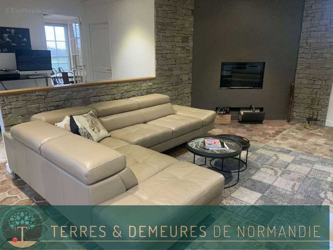 Maison à PONT-L&#039;EVEQUE