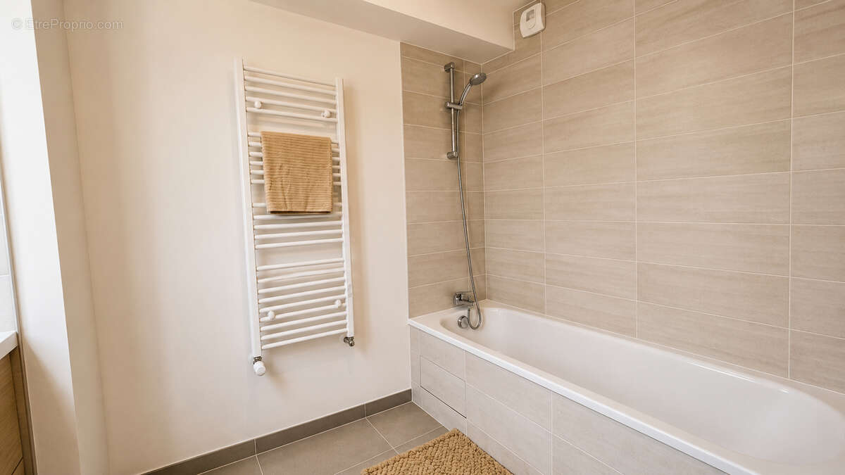 Appartement T3 - 79m2 - Saint-Cyprien - photo 7