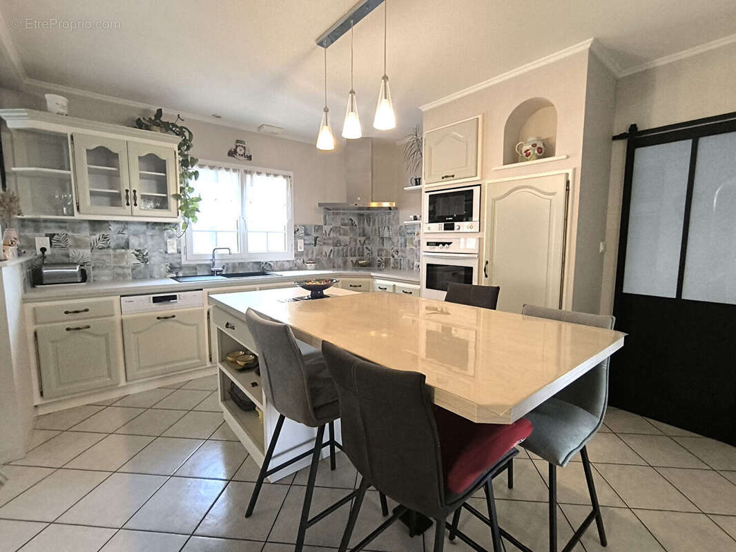 Maison à COMMEQUIERS