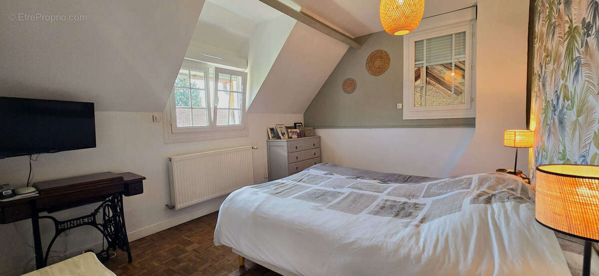 Maison à CHEVINCOURT