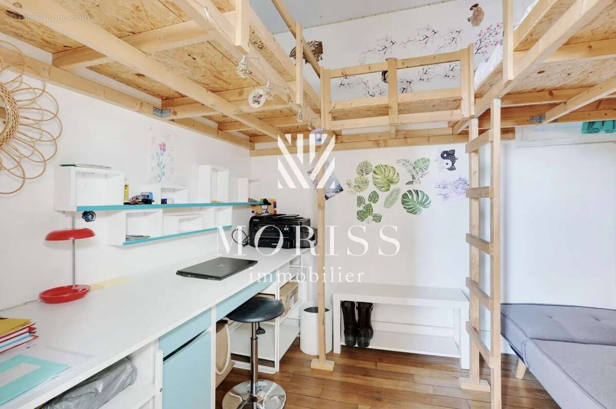 Appartement à PARIS-17E