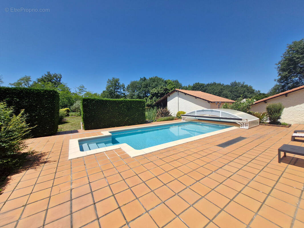 Maison à SALLES
