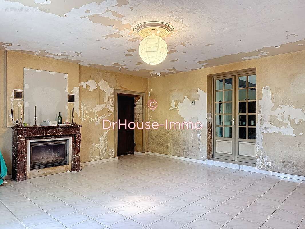 Maison à MANZAC-SUR-VERN