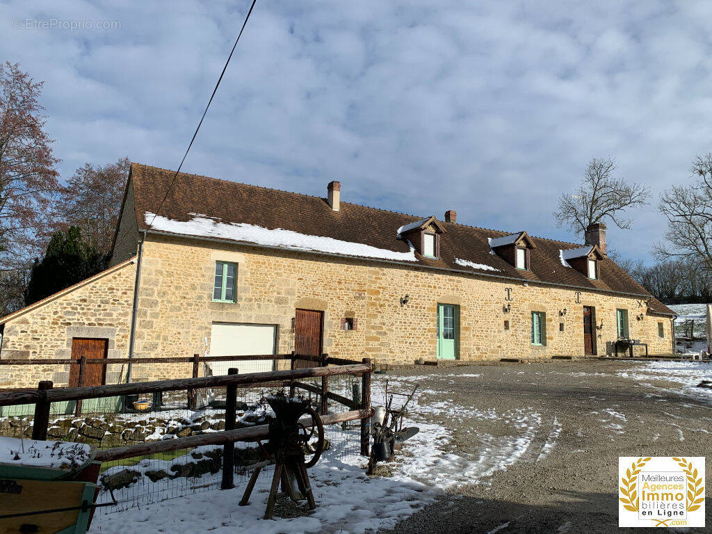 Maison à LE MELE-SUR-SARTHE