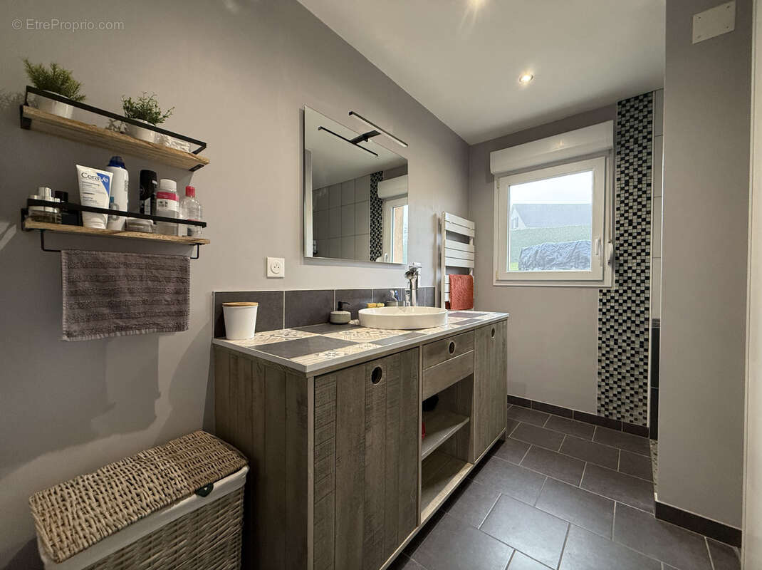 Maison à DOMBROT-LE-SEC