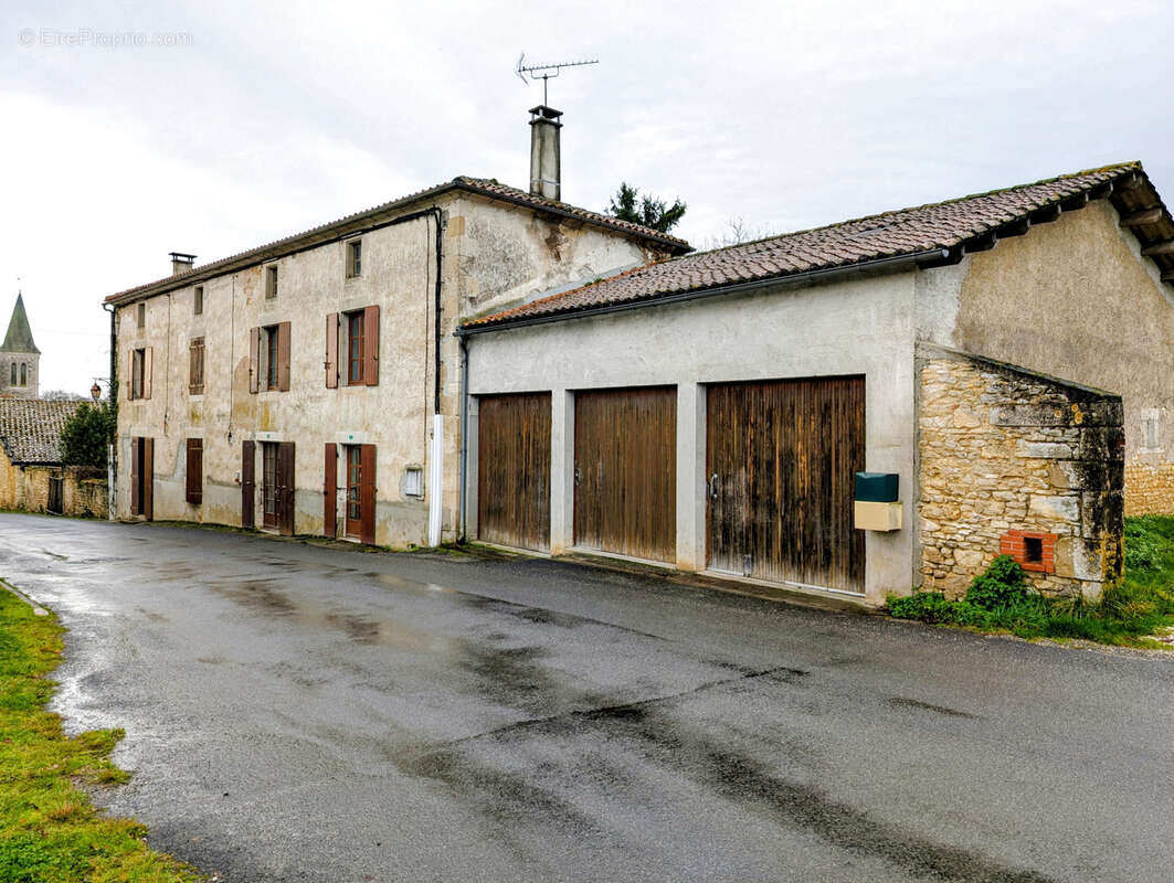 Maison à SAINT-LAURENT-DE-CERIS