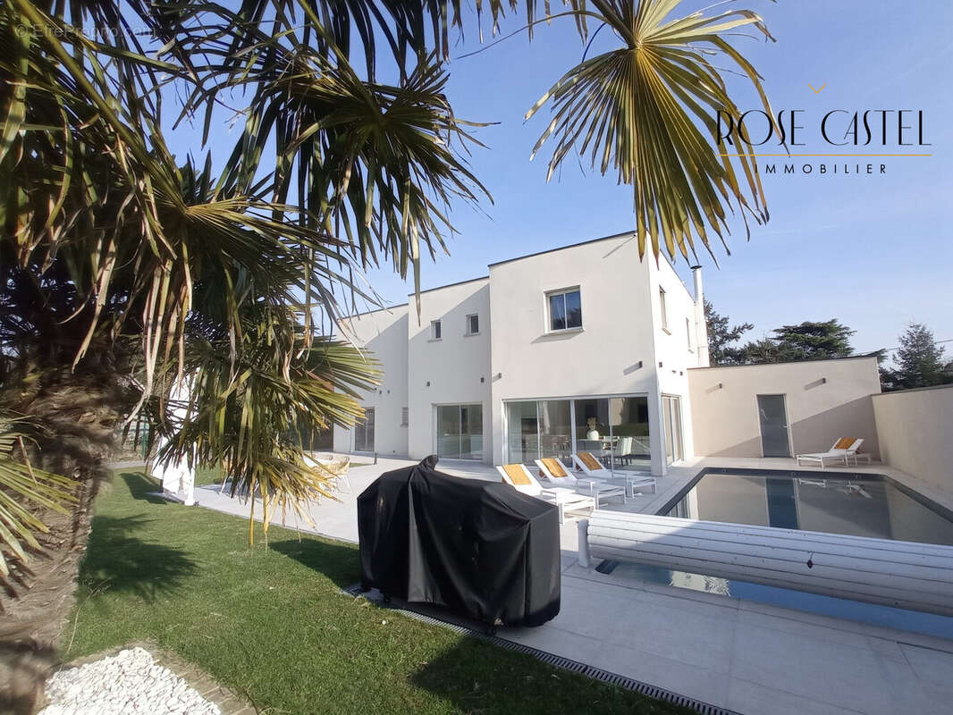 Maison à COURVILLE-SUR-EURE