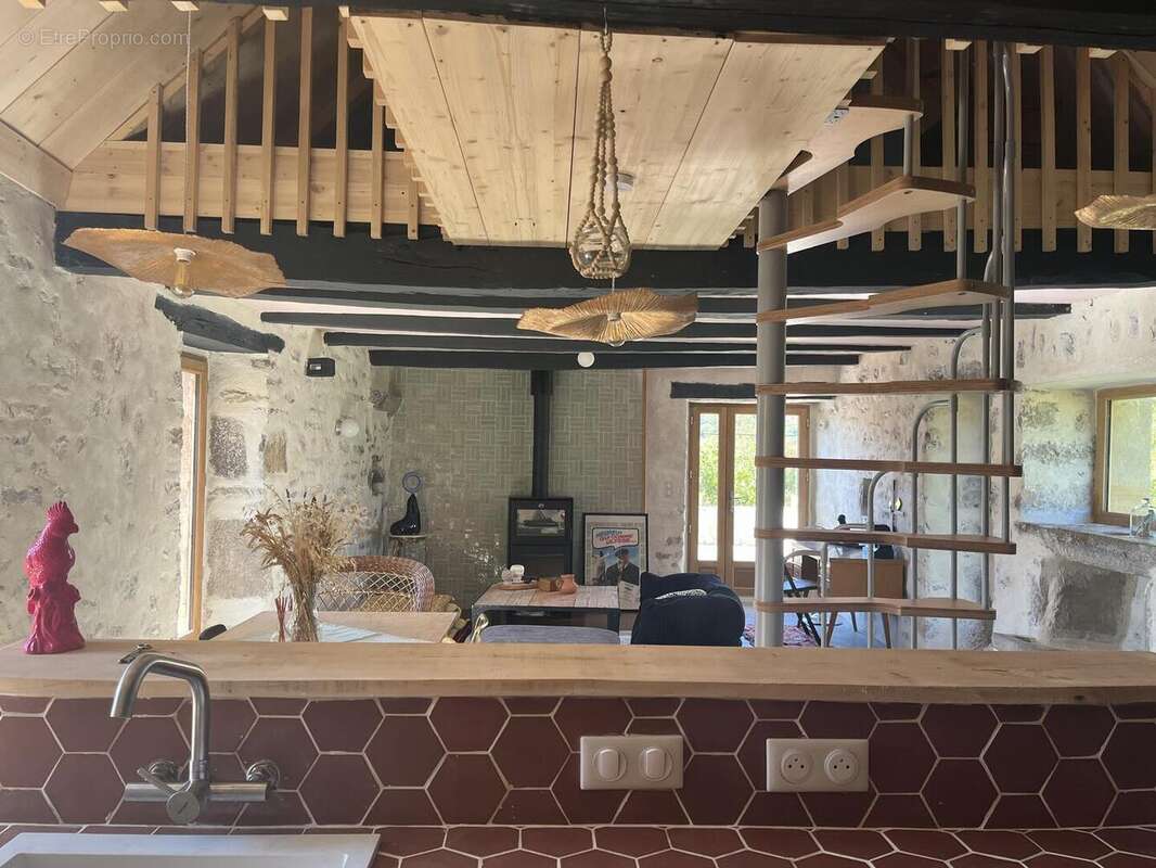 Cuisine / Pièce à vivre - Maison à CAJARC
