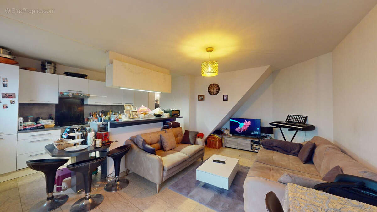 Appartement à SAINTE-GENEVIEVE-DES-BOIS