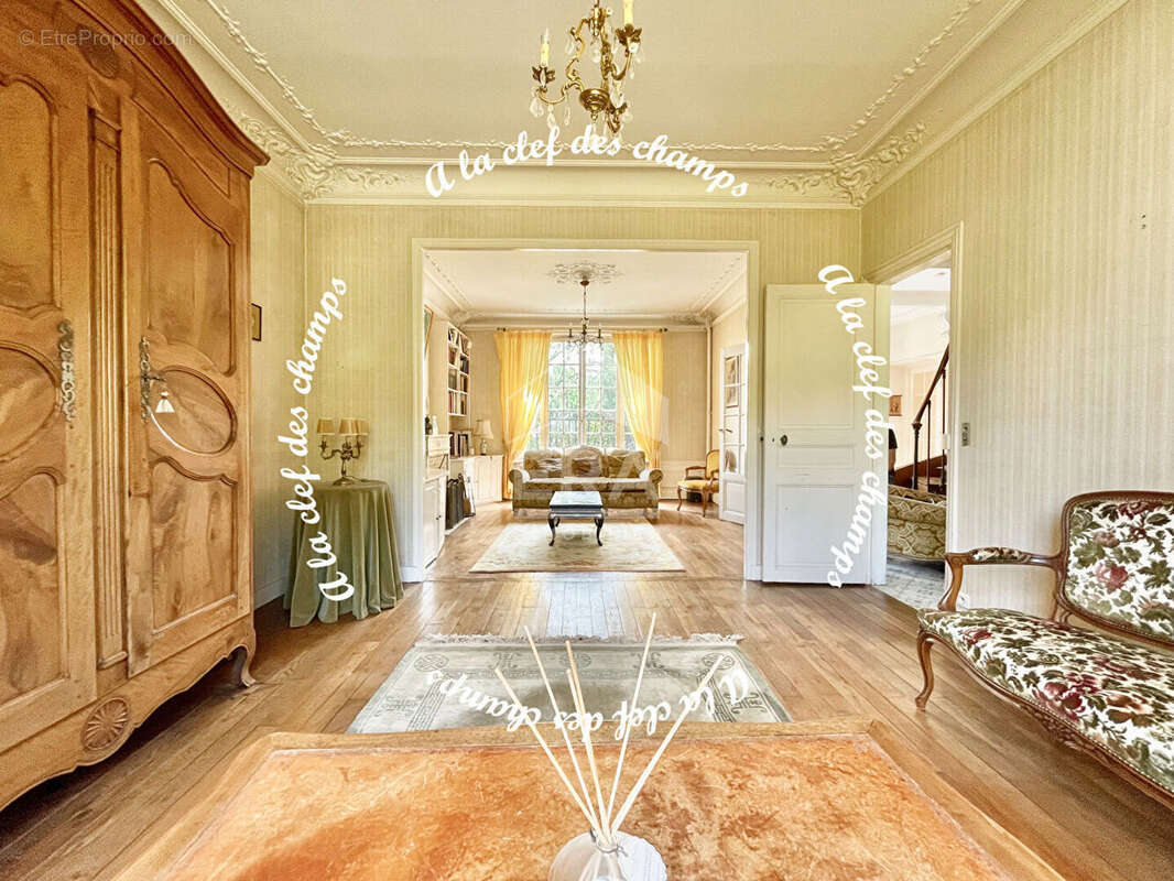 Maison à SAINT-REMY-LES-CHEVREUSE