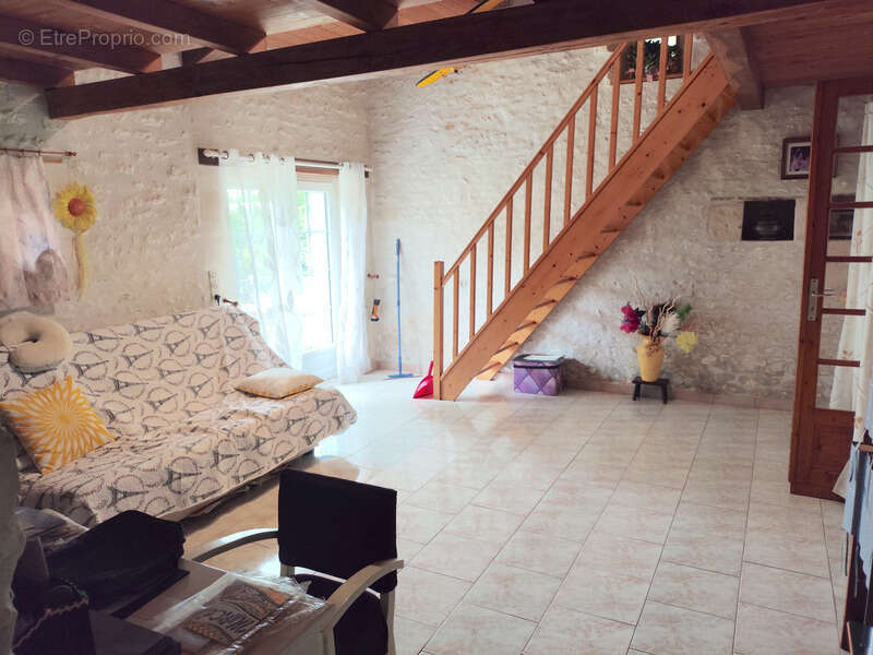 Charentaise rénovée 8 pièces – 300 m² – Preguillac - photo 18