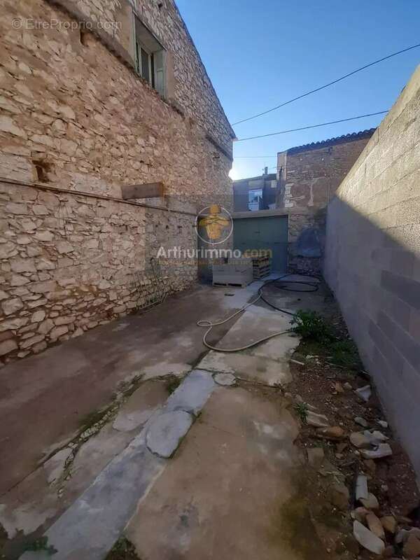 Maison à POURRIERES