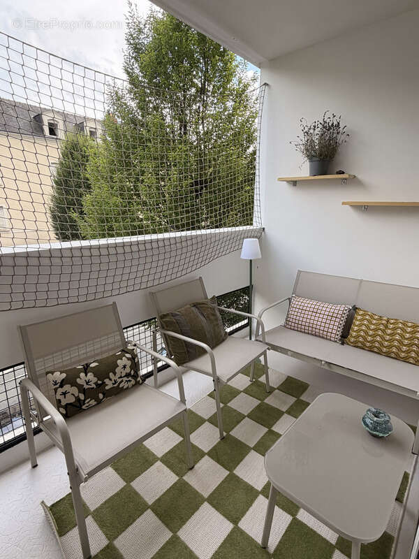 Angers/ T2 au 1er étage entièrement rénové de 50m2 avec balcon proche quartier Jardin des plantes, au pied du tramway et des com - photo 5