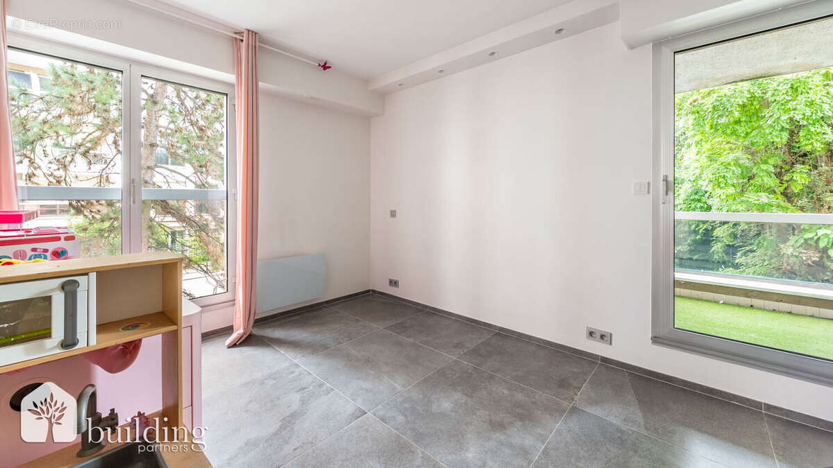 Appartement à NEUILLY-SUR-SEINE