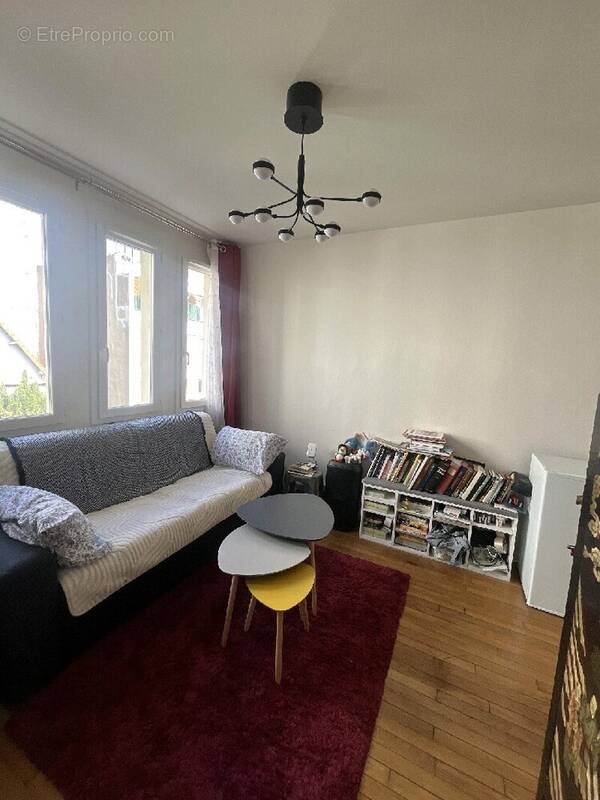 Appartement à COURBEVOIE