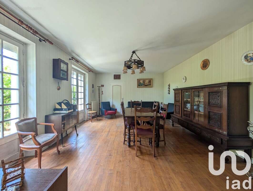 Photo 2 - Maison à BUSSEROLLES