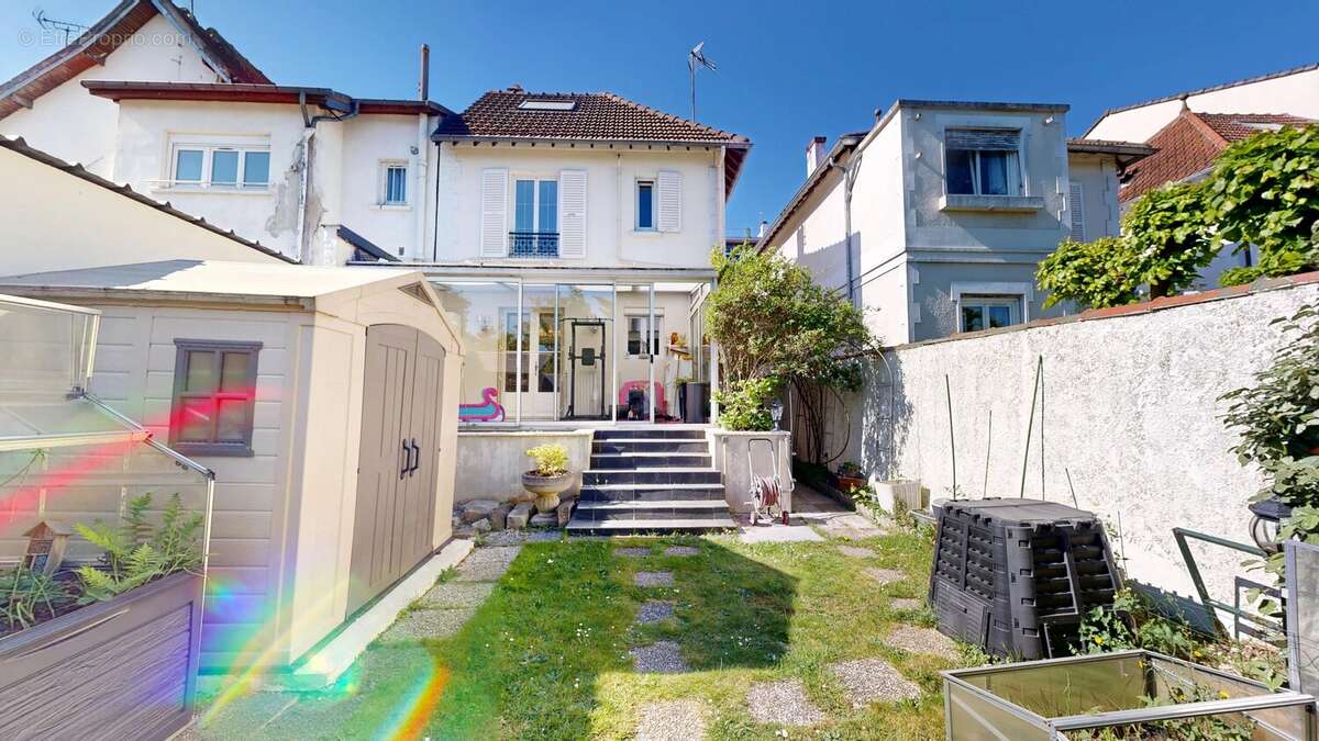 Maison à LIVRY-GARGAN