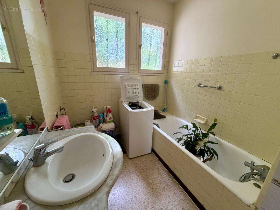 Aux amateurs de rénovation : ce bien est fait pour vous ! - photo 16