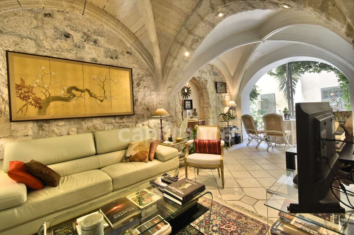 Maison à vendre 7 pièces TARASCON (13) - photo 2