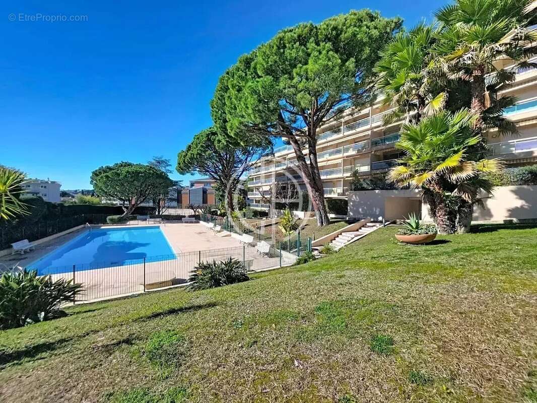 Appartement à LE CANNET