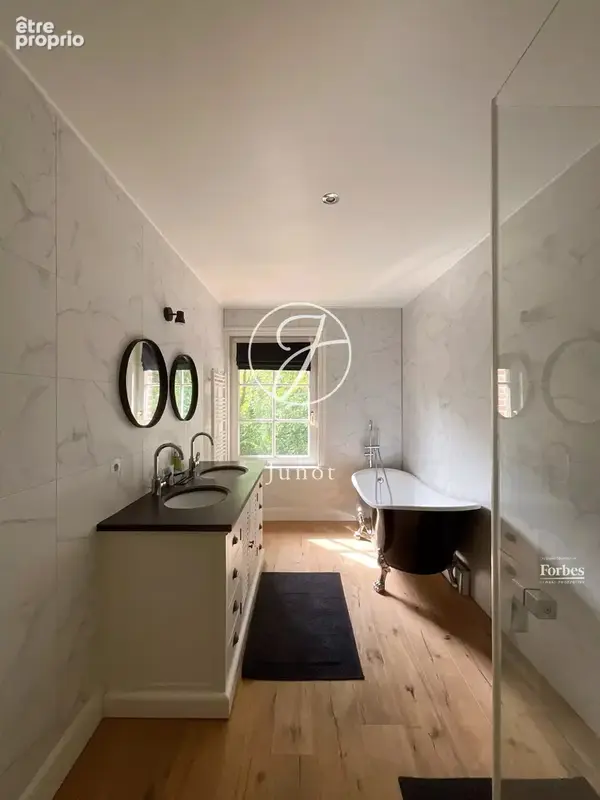 Mouvaux – Maison d’exception – 7 pièces - 262.48m² habitables – 7 pièces – 5 chambres – Piscine – Parc paysagé – Garage et parki - photo 29