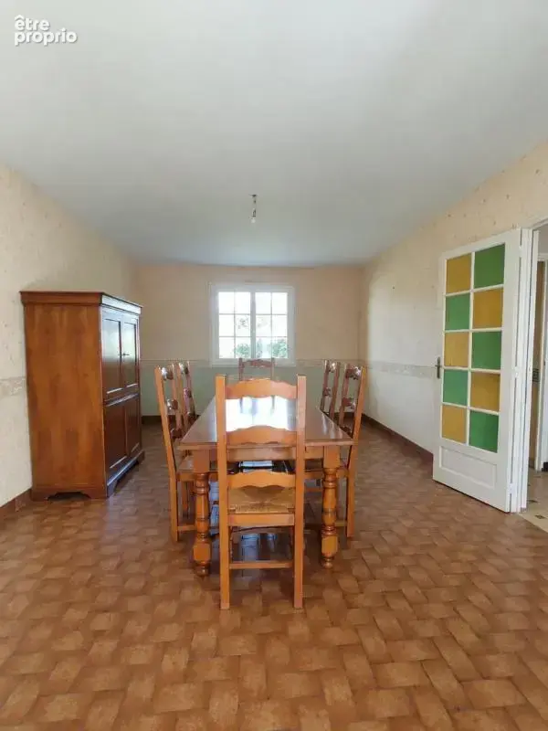 Maison familiale à St Antoine du rocher avec sous-sol complet et grand atelier - photo 4