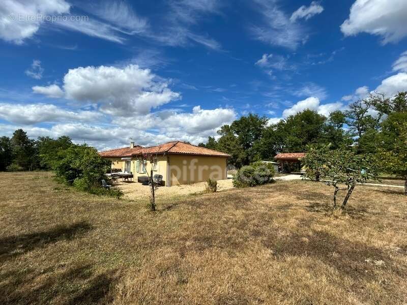 Maison à vendre 10 pièces VAUNAC (24)170m² sur 5160m² de terrain - photo 19