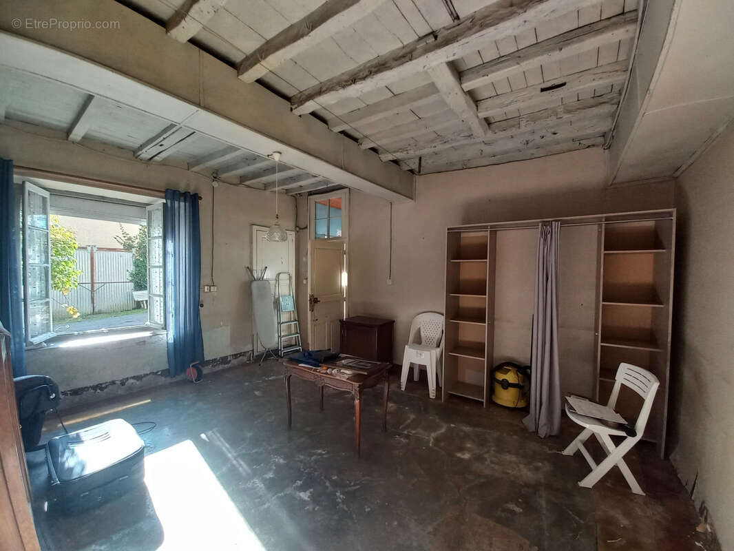 Maison à MONTESQUIOU