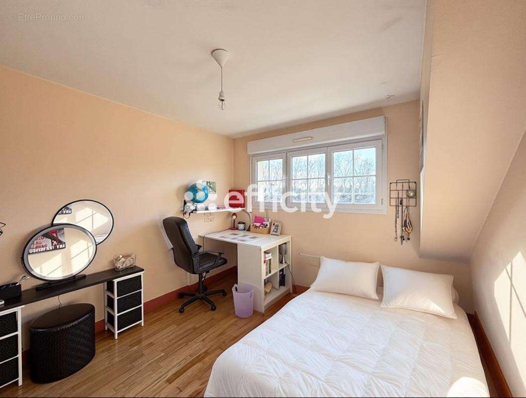 Appartement à MONT-L'EVEQUE