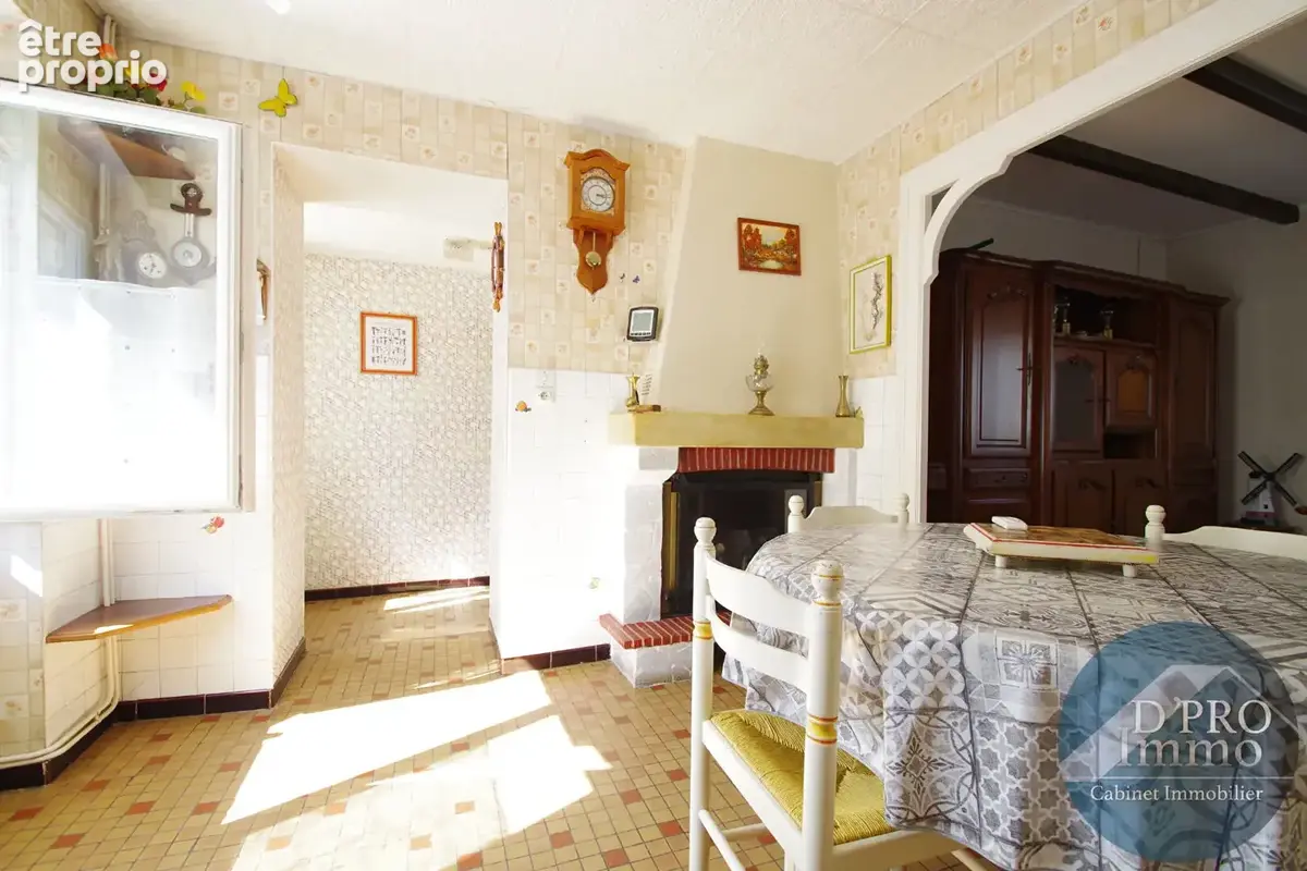 Une maison en pierre, un joli jardin, un ancien moulin et le centre-ville à 5 minutes à pied. - photo 8