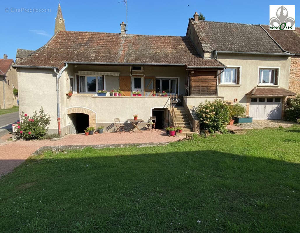 Maison à ETRIGNY
